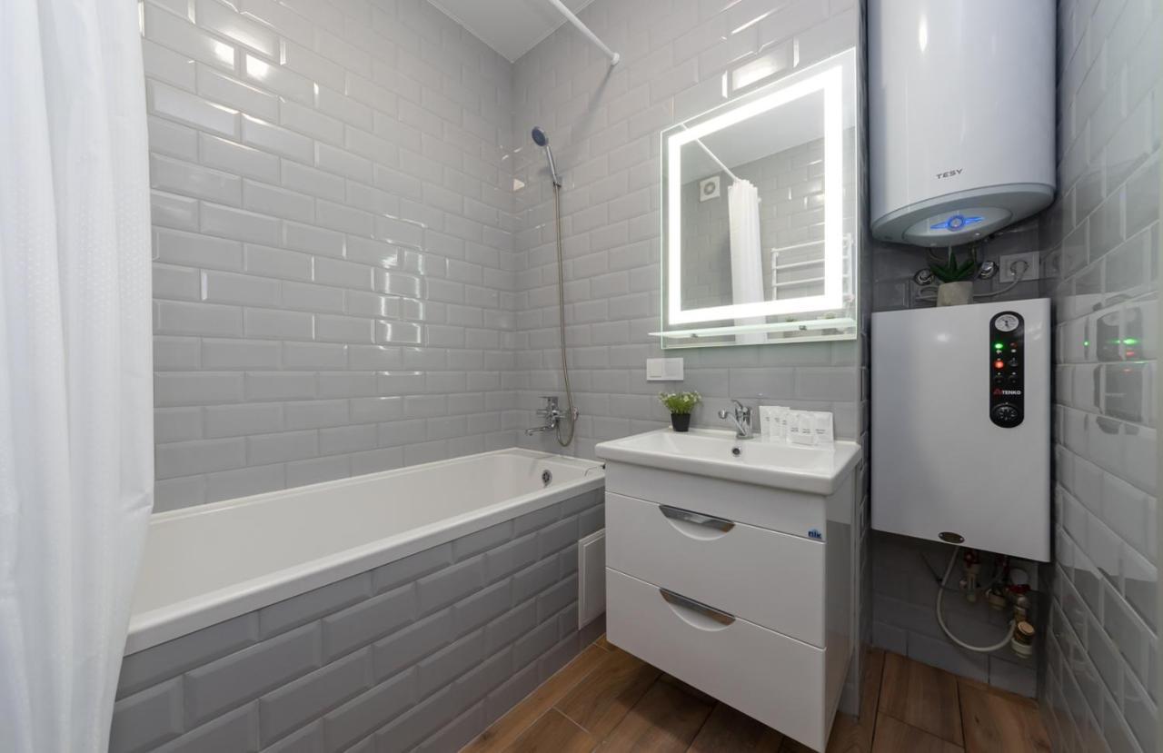 Flatrent Olympic Park, метро бориспільська поруч! קייב